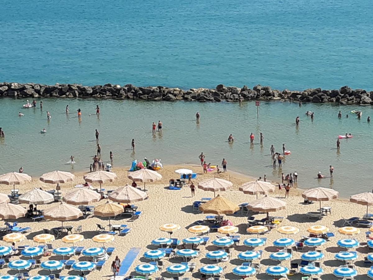 Ferienwohnung La Terrazza Sul Mare Montesilvano Marina Exterior foto
