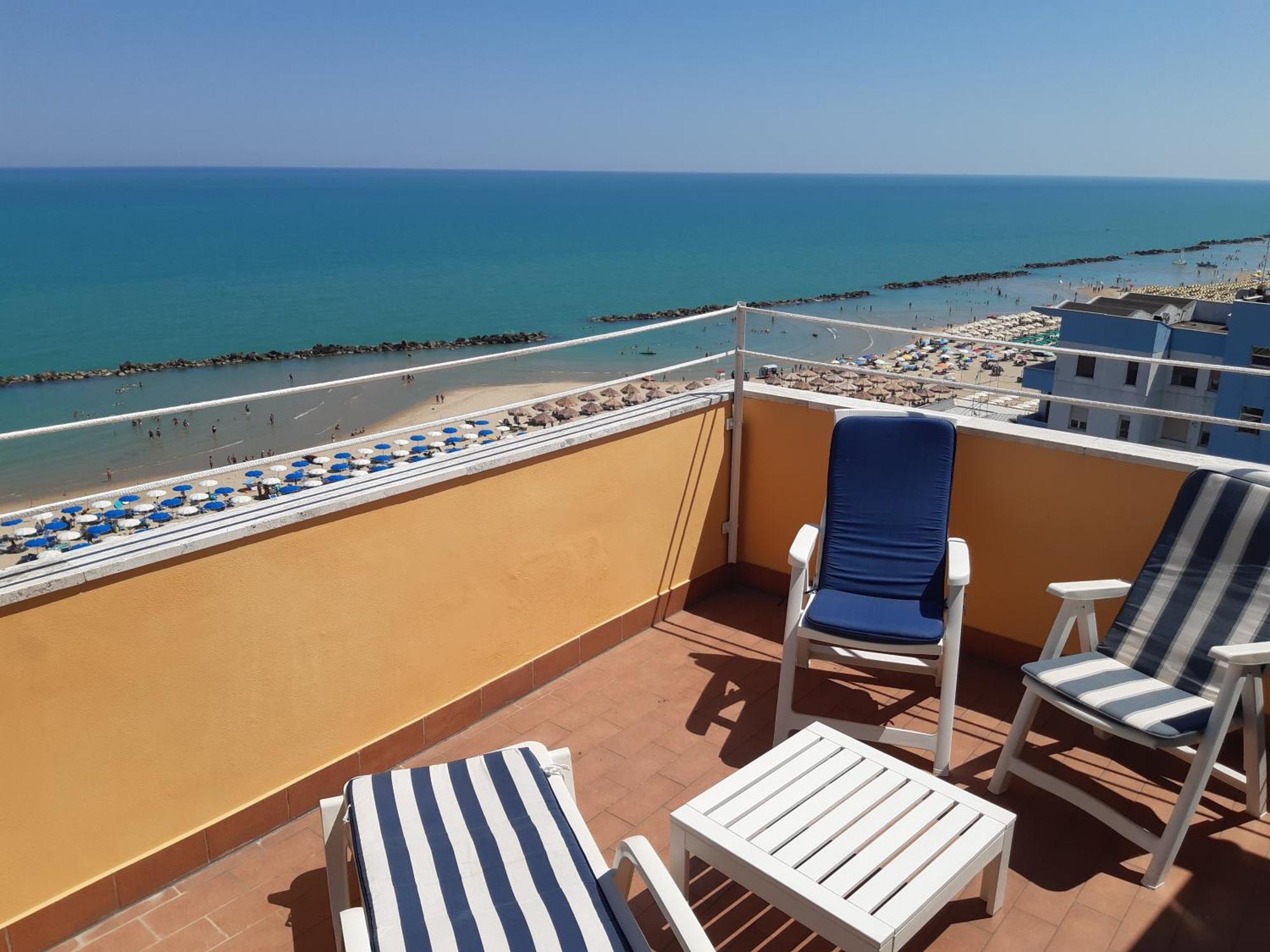 Ferienwohnung La Terrazza Sul Mare Montesilvano Marina Exterior foto
